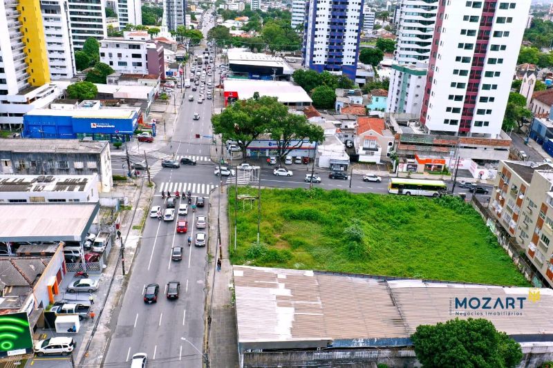 AVENIDA VISCONDE DE ALBUQUERQUE COM RUA JOSÉ OSÓRIO -ESQUINA POSITIVA - Recife/PE