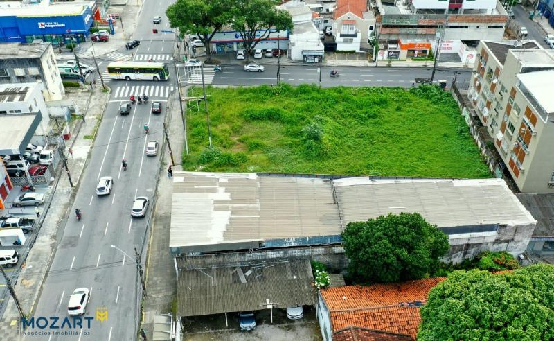AVENIDA VISCONDE DE ALBUQUERQUE COM RUA JOSÉ OSÓRIO -ESQUINA POSITIVA - Recife/PE