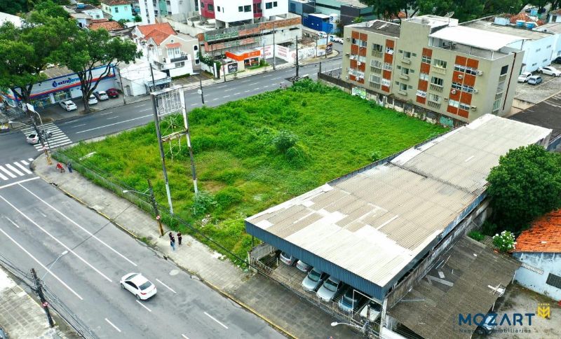 AVENIDA VISCONDE DE ALBUQUERQUE COM RUA JOSÉ OSÓRIO -ESQUINA POSITIVA - Recife/PE